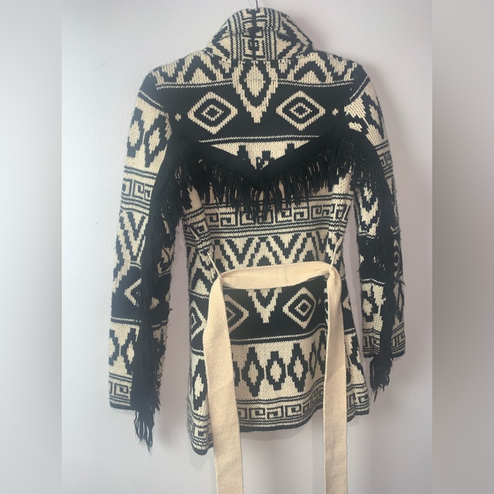 Ladies Powder River Outfitters Cream Aztec Lapel Fringe Knit Cardigan Small - Picture 6 of 9